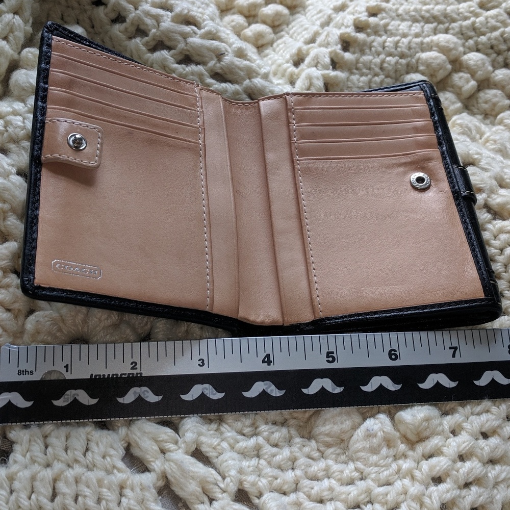 Authentic Coach black leather bifold wallet EUC - Picture 7 of 7